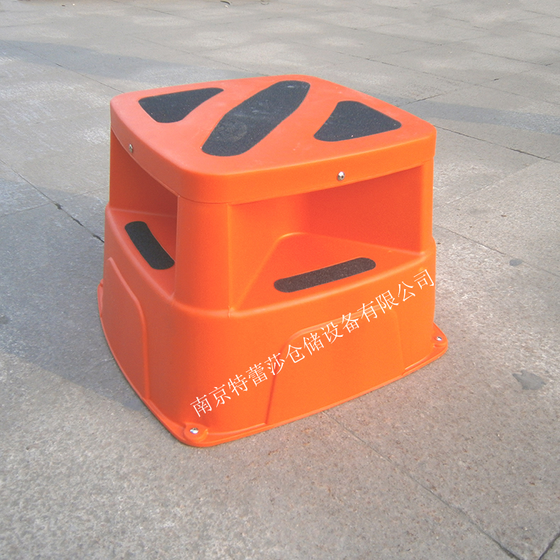 可移動式安全腳踏凳(圖1) 可移動式安全腳踏凳(圖1)